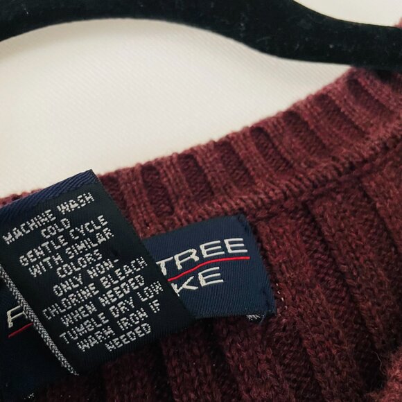 Vintage Roundtree & Yorke Mens Burgundy Ribbed Knit Classic V-Neck Sweater Sz L - Picture 4 of 8